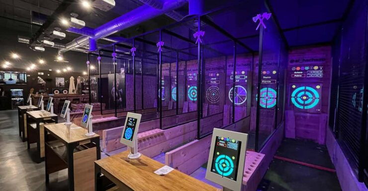 Valencia: Interactive Axe Throwing 1h - Experience Highlights