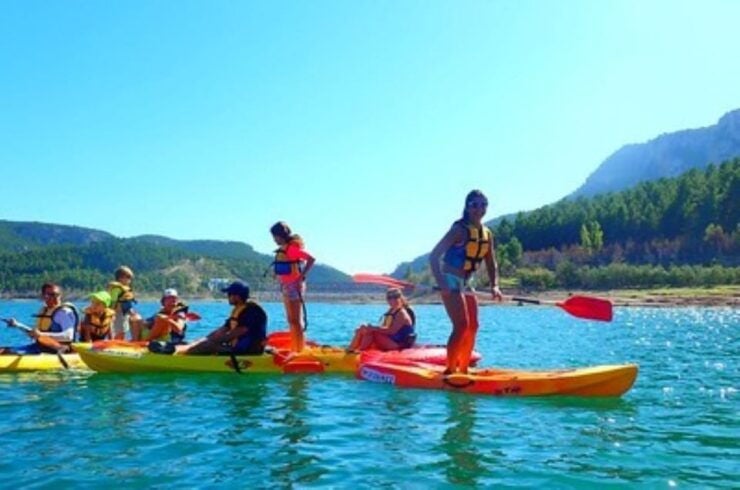 Valencia: Kayak of Calm Waters in Montanejos - Group Size and Instructor