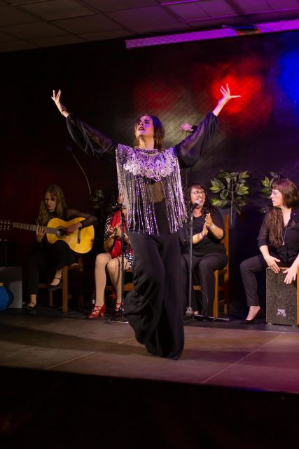 Valencia: Live Flamenco at Fusionart - Duration and Language