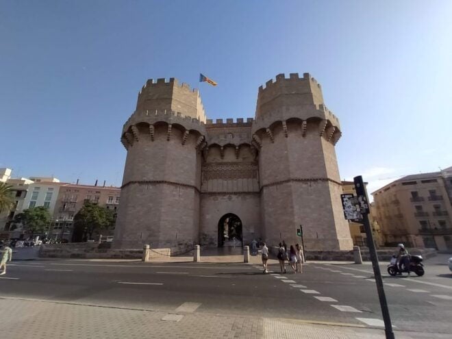 Valencia: Medieval Guided Walking Tour - Description