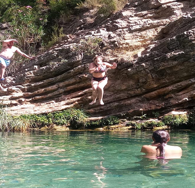 Valencia: Montanejos Thermal Springs & Girlfriend Waterfall - Visiting Embalse De Arenós