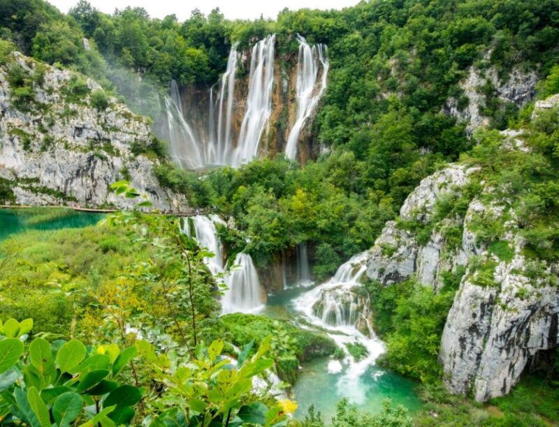 Valencia Natural Wonders: Exploring the Top 4 Waterfalls - Gorgo Gaspar: A Tranquil Oasis