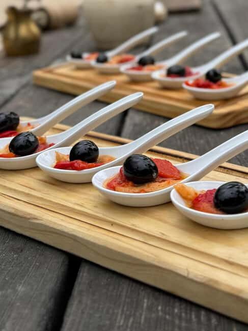 Valencia Old Town flavour walk: tapas & drinks by local - An Introduction to the Experience