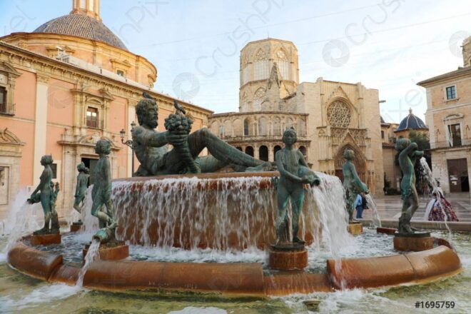 Valencia: Old Town Walking Tour and Traditional Drink - Meeting Point Details