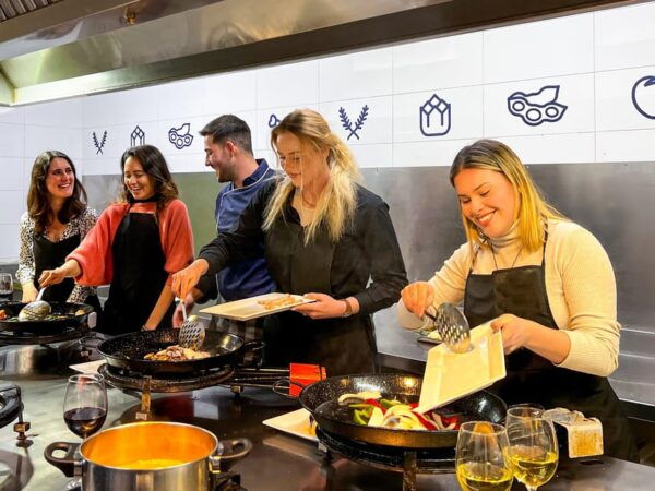 Valencia: Paella Cooking Class With Central Market Tour - Excellent Customer Feedback