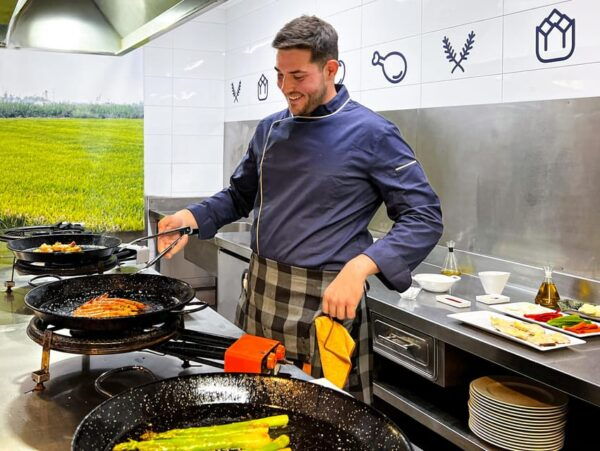 Valencia: Paella Cooking Class With Central Market Tour - Flexible Scheduling and Policies