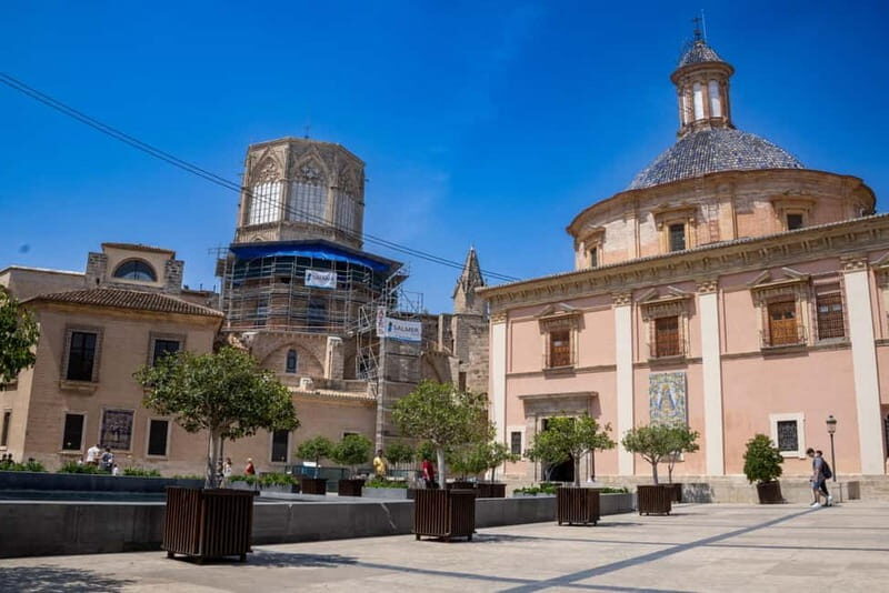Valencia: Private City Center Highlights Tour with a Local - Authentic Experiences and Local Insights
