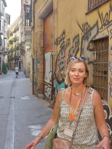 Valencia: Private Dutch Walking Tour Historical City Center - Additional Considerations