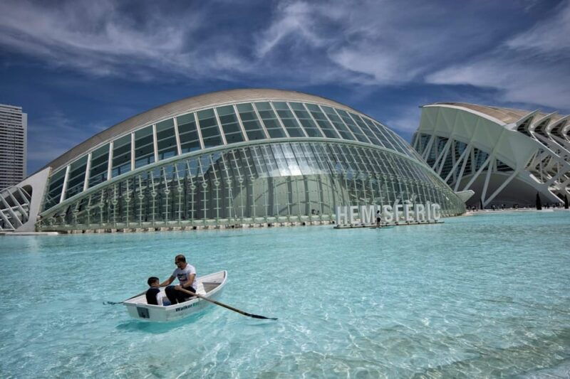Valencia: Private Family Tour With Churros, Parks & Museum - Itinerary Highlights