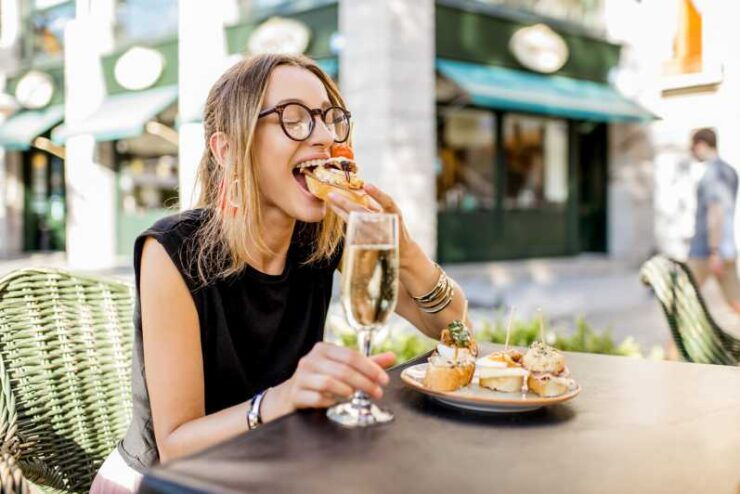 Valencia: Private Food Tour With Basic Spanish Learning - Itinerary and Experience