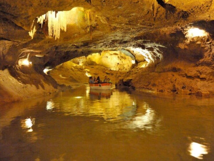 Valencia: Private Tour to Sagunto and the Caves of San Josep - Tour Duration and Guide Information