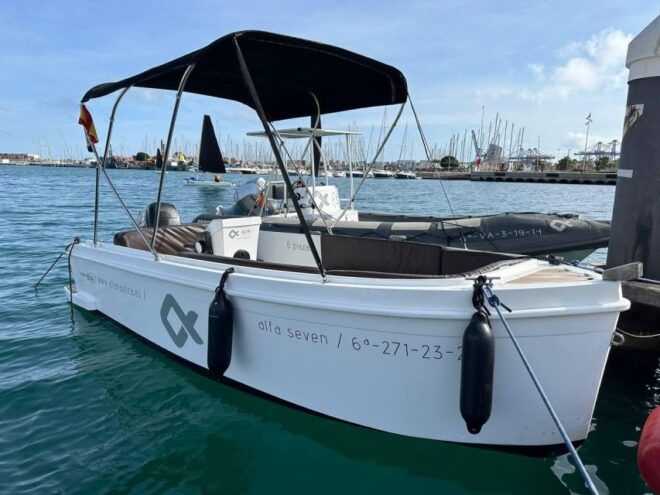 Valencia: Rent Boat Without License - Safety Measures and Services