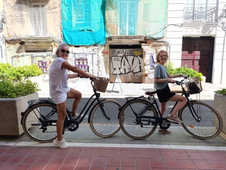 Valencia (Ruzafa): Guided Bike Tour of the Citys Highlights - Customer Feedback