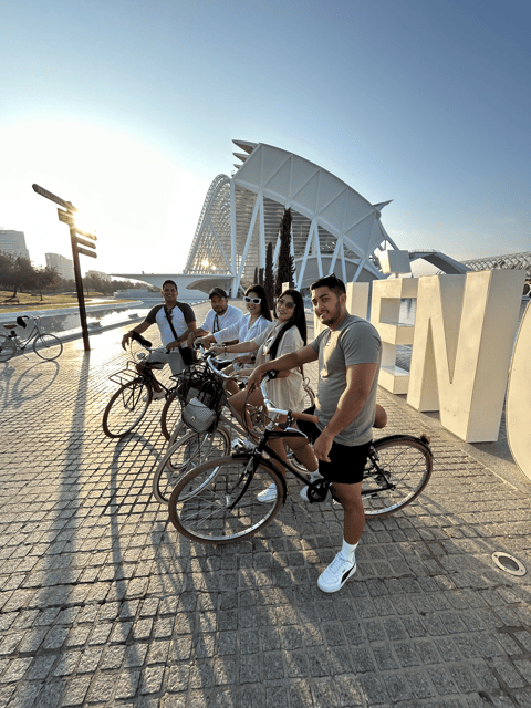 Valencia (Ruzafa): Guided Bike Tour of the Citys Highlights - Discovering the Central Market