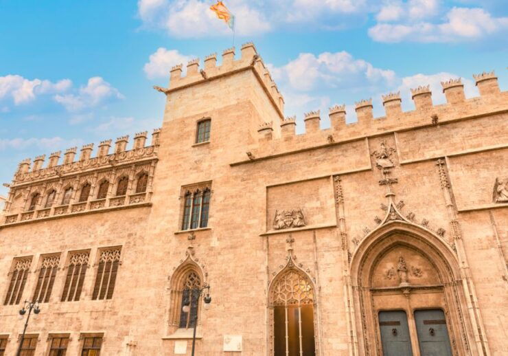 Valencia: Scavenger Hunt and Monumental Self-Guided Tour - Pricing and Duration