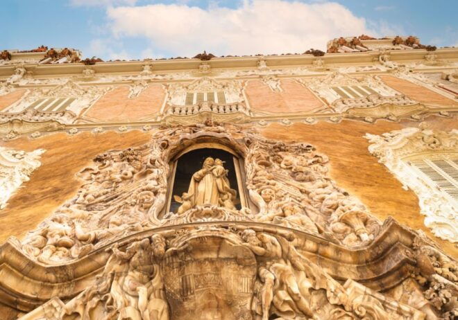 Valencia: Scavenger Hunt and Monumental Self-Guided Tour - Gameplay Features