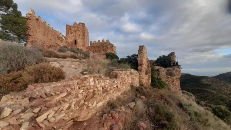 Valencia: Serra Castle Tour and Sunset - Tour Highlights