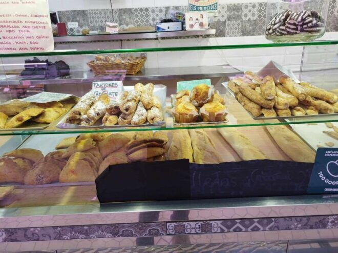 Valencia: Street Food Tour Including Paella & Tapas Tasting - Customer Review