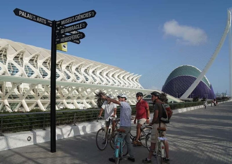 Valencia: Tapas tour + audio guide + bike all day - The Sum Up