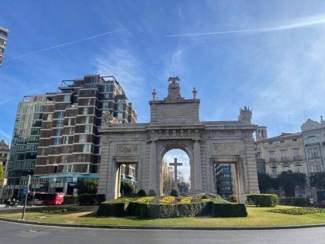 Valencia: the Best 15 Spots in the City by E-Scooters - Marques De Dos Aguas Palace