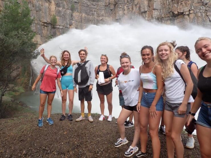 Valencia to Montanejos: Rafting, Kayaking, and Hiking - Immerse in Montanejos Natural Wonders