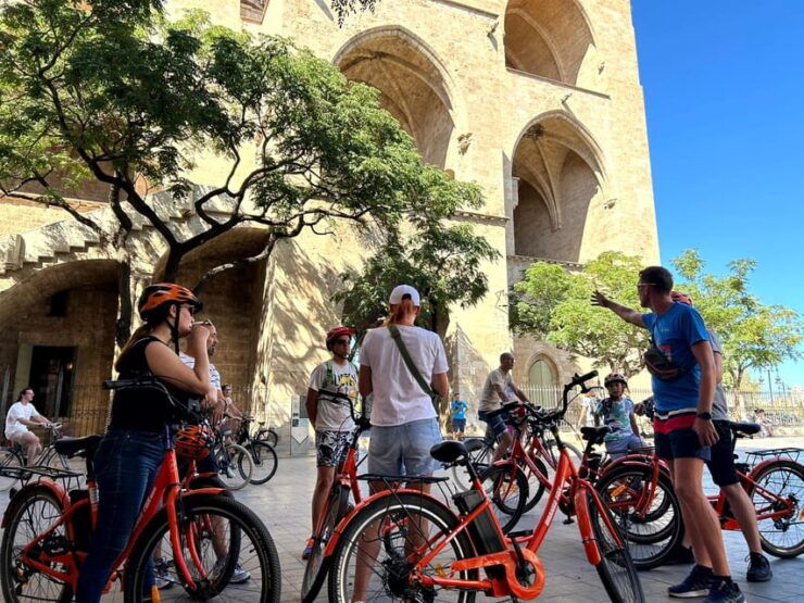 Valencia: TOP-20 City Sights Guided Tour, New Bike/E-Bike - Highlights and Experience