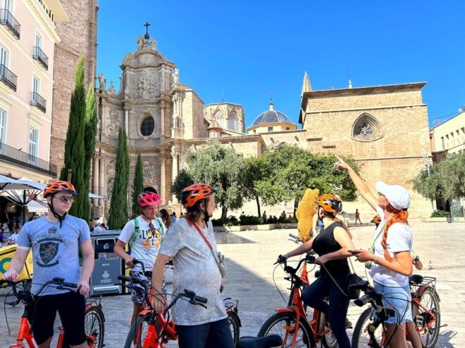 Valencia: TOP-20 City Sights Guided Tour, New Bike/E-Bike - Meeting Point and Participant Information
