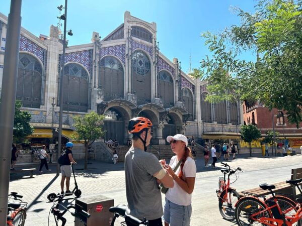Valencia: TOP-20 City Sights Guided Tour, New Bike/E-Bike - Eco-Friendly Transportation Options