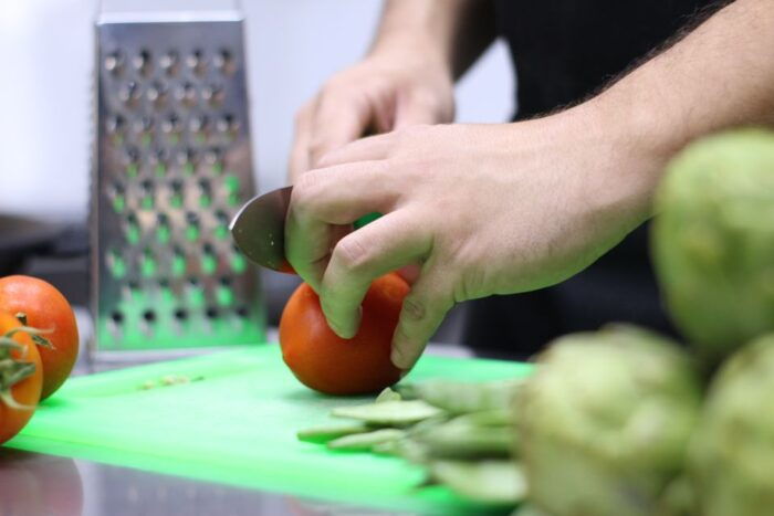 Valencia: Traditional Paella Cooking Class and Dinner - Reasons to Book the Class