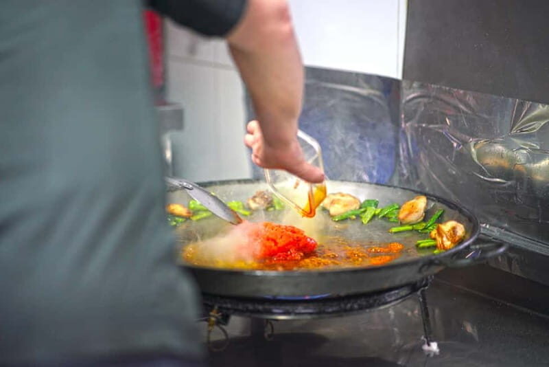 Valencia: Traditional Paella Cooking Class and Dinner - Who Should Consider This Tour?