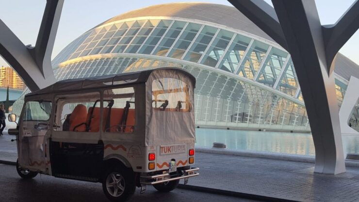 Valencia: Tuk Tuk Modern Tour - Booking Details