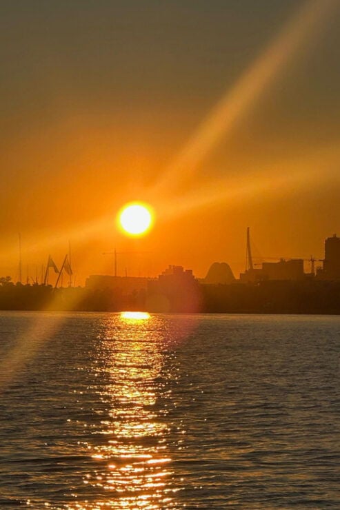 Valencia: VIP Sunset Cruise in Catamaran With Drink - Booking and Cancellation