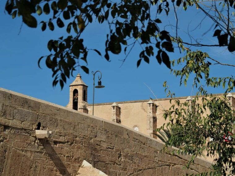 Valencia: Walking Tour of City Highlights With Tastings - Uncover the Unesco-Listed Lonja De La Seda