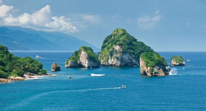 Vallarta: Arcos De Mismaloya Boat Tour & Snorkel + Beach - Panoramic Views and Snorkeling