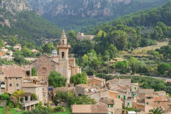 Valldemossa: Discover Valldemossa With a Transfer From Palma - The Sum Up