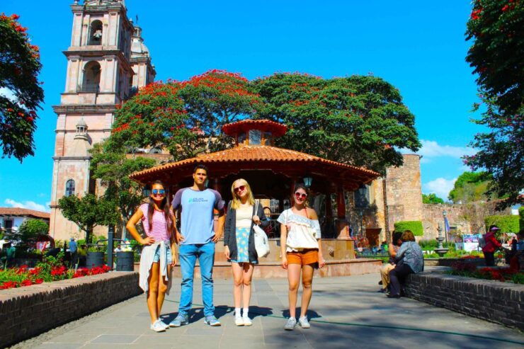 Valle De Bravo: Half-Day Guided City Tour by Van - Tour Overview