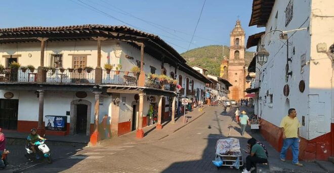 Valle De Bravo Tour: Walk in Magical Town and Ride a Jet Ski - Experience and Attractions