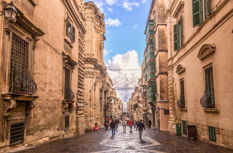 Valletta Full-Day Guided Tour in French w/ Lunch & Transport - Discovering Valletta’s Architectural and Historical Marvels