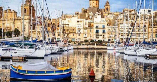 Valletta : Highlights & Hidden Gems Walking Tour - Customization and Group Options