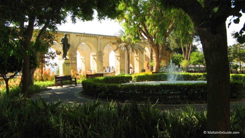 Valletta: Private Insider Walking Tour with Licensed Guide - Good To Know