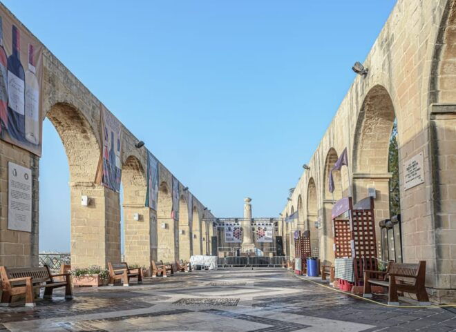 Valletta's Historic Charm: A Guided Walking Tour - Architectural Marvels of Valletta