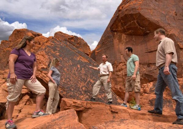 Valley of Fire Tour From Las Vegas - Luxurious and Rugged Transportation