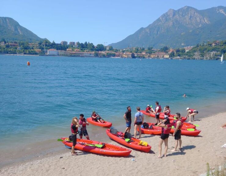 Valmadrera LC: Lake Como Kayak Rental With Aperitif - Language Options and Private Group