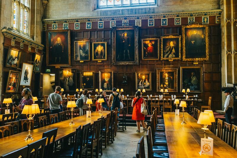 Value-Packed Chinese/English: Oxford and Cambridge Day Trip from London - King’s College and Cambridge’s Gothic chapel