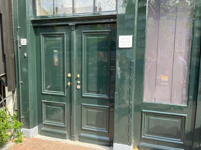 Van Gogh Museum, Rijks Museum & Walking Tour - Take a Scenic Walking Tour Along the Canal Belt