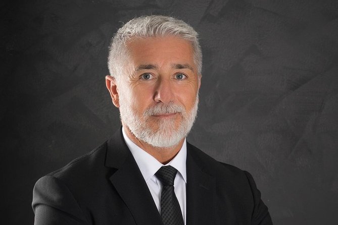 Van Tour With Professional Driver/Guide - The Benefits of a Professional Driver/Guide