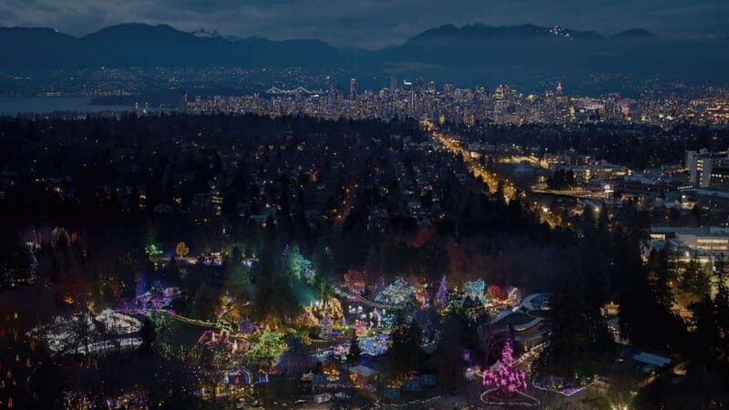 Vancouver: Christmas Lights Karaoke Trolley Tour - An Enchanting Holiday Tour With a Personal Touch
