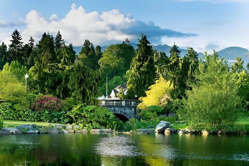 Vancouver City Highlights Full-Day Guided Tour - Queen Elizabeth Park and time away from downtown
