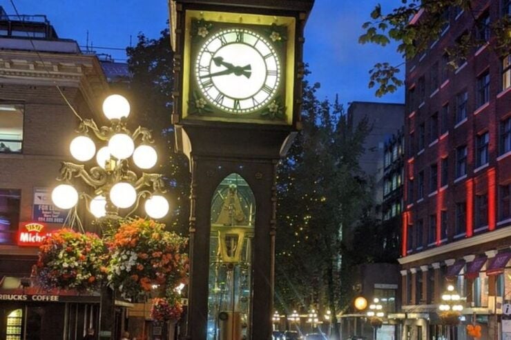 Vancouver: City Highlights Private Tour - Live Tour Guides and Languages