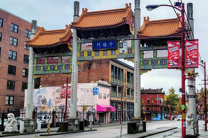 Vancouver Delight - 15 Attractions Private City Tour - Granville Island